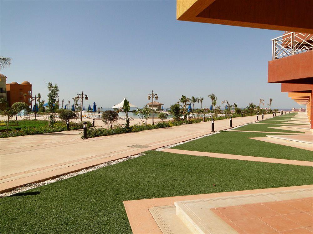 Porto Sokhna Pyramids Apartments Powered By Amer-Group Family Only 아인 수크나 외부 사진