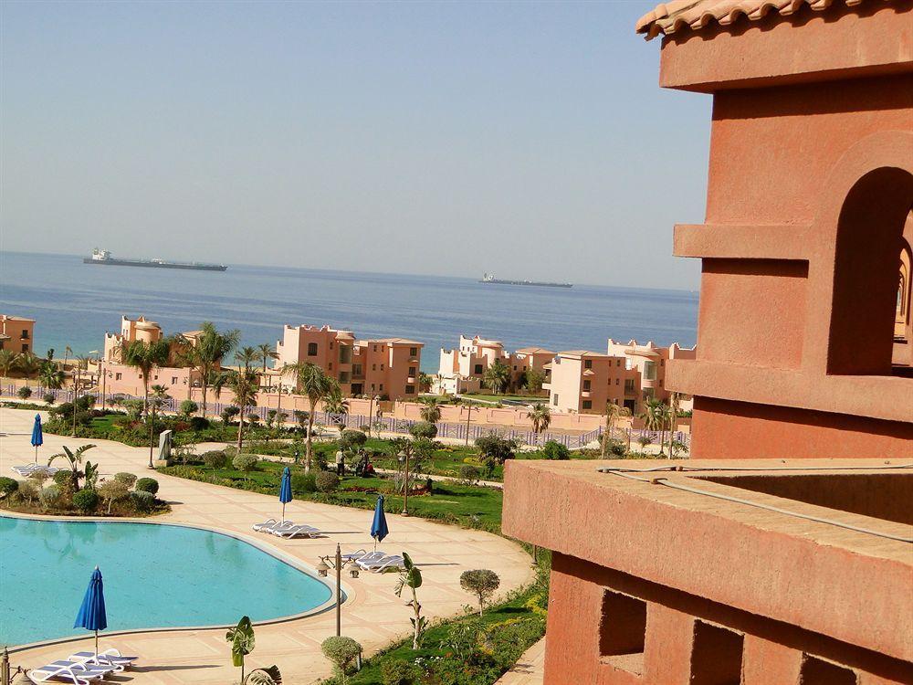 Porto Sokhna Pyramids Apartments Powered By Amer-Group Family Only 아인 수크나 외부 사진
